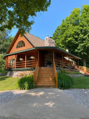 Rustic U.P. Retreat in Marquette